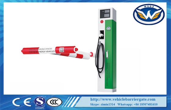 Portale di barriera automatico con sistema di ricarica per auto energetiche